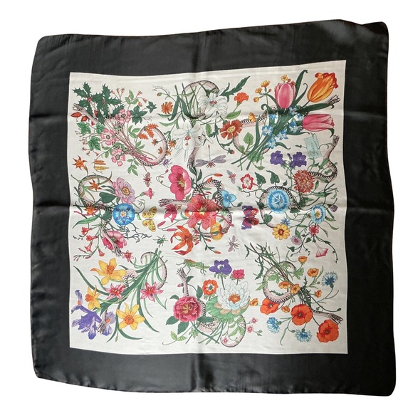 Authentic Gucci 100% Silk Scarf Floral Botanical Snake Print Black Border Italy - Picture 2 of 12